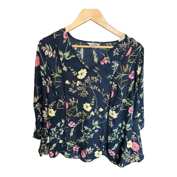 Belle + Sky Floral Bell Sleeve Blouse Size L Black Multicolor - Picture 1 of 8